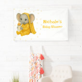 Baby olifant in geel pyjama Baby shower Spandoek (Insitu)