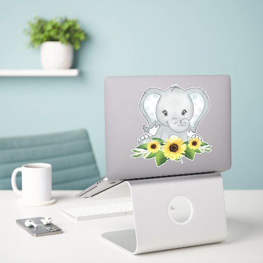 Baby olifant in zonnebloemen sticker (Laptop op bureau)