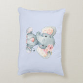 Baby olifant met roze rozen accent kussen (Achterkant (Verticaal))