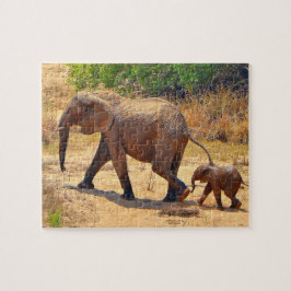 Baby olifant volgt zijn moeder in Zuid-Afrika Legpuzzel