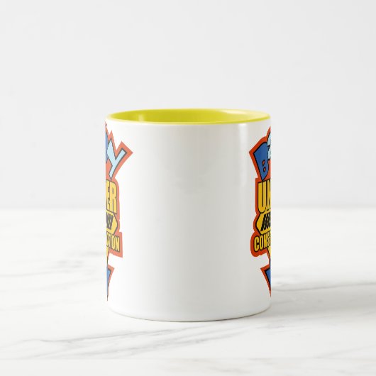 Baby onder Mok voor de bouw (Center)