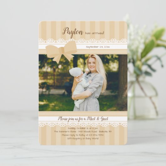 Baby ontmoeten en Greet Foto Uitnodiging (Staand voorkant)