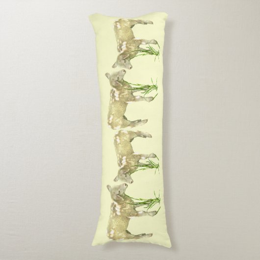 Baby op gele buis lichaamskussen (Voorkant Verticaal)