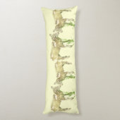 Baby op gele buis lichaamskussen (Achterkant (Verticaal))