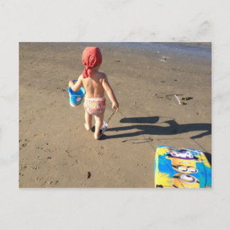 Baby op het strand briefkaart