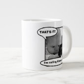 Baby op mobiele telefoon grote koffiekop (Voorkant rechts)