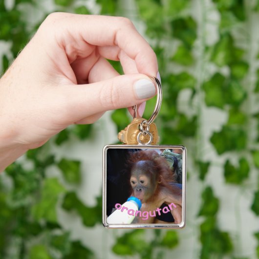 Baby Orangutan Drink Fles Sleutelhanger (Hand)