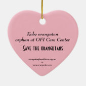 Baby Orangutan Orphan Kobe Keramisch Ornament (Achterkant)