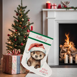 Baby Otter Grote Kerstsok<br><div class="desc">Maak je klaar voor de feestdagen met onze schattige Baby Otter Grote Kerstkous! Perfect voor het vullen met goodies,  het voegt een leuke draai aan uw feestelijke decor. Voeg die speciale naam en jaar toe voor een geweldige herinnering! Exclusieve design speciaal voor u gemaakt vanuit My Baby Boutique!</div>
