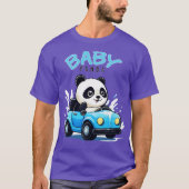 Baby Panda rijdt in een auto T-shirt (Voorkant)