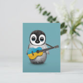 Baby Penguin die de Oekraïense vlag Guitar Blue Briefkaart (Staand voorkant)