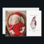 Baby Penguin-kerstfotofeestkaart Feestdagenkaart<br><div class="desc">Illustratie van baby pinguïn met een kersthoed en bijbehorende sjaal. Pas de naam,  het jaar,  en de foto aan.</div>