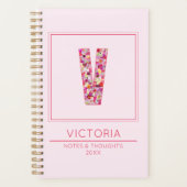 Baby Pink Monogram Initial Name Letter V Planner (Voorkant)