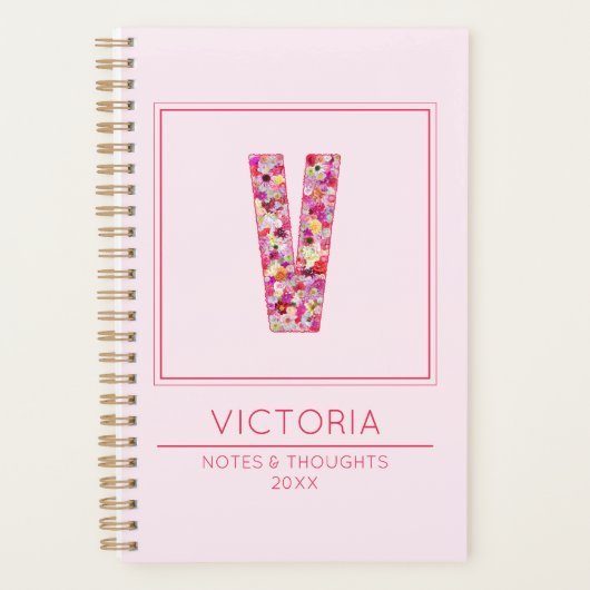 Baby Pink Monogram Initial Name Letter V Planner (Voorkant)