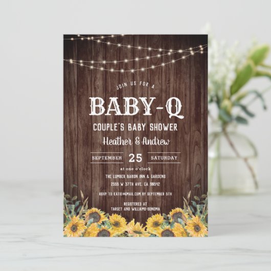 Baby-Q Gele BBQ Koppel Baby Shower Uitnodiging (Staand voorkant)