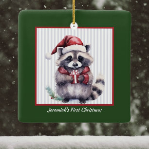 Baby Raccoon Holding Gift Kind's Eerste Kerstmis Keramisch Ornament