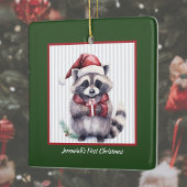 Baby Raccoon Holding Gift Kind's Eerste Kerstmis Keramisch Ornament