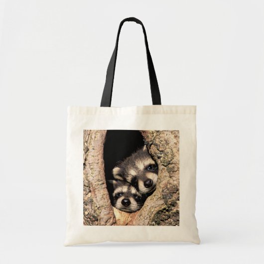 Baby Raccoons Peeking out of Tree Tote Bag (Voorkant)