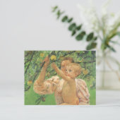 Baby Reaching voor een Apple van Mary Cassatt Briefkaart (Staand voorkant)