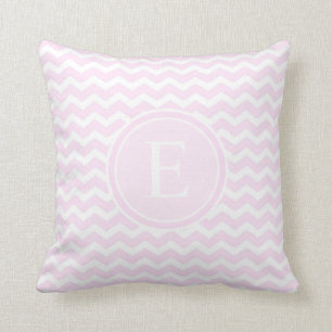 Baby roze Chevron Gepersonaliseerd Monogram Kussen