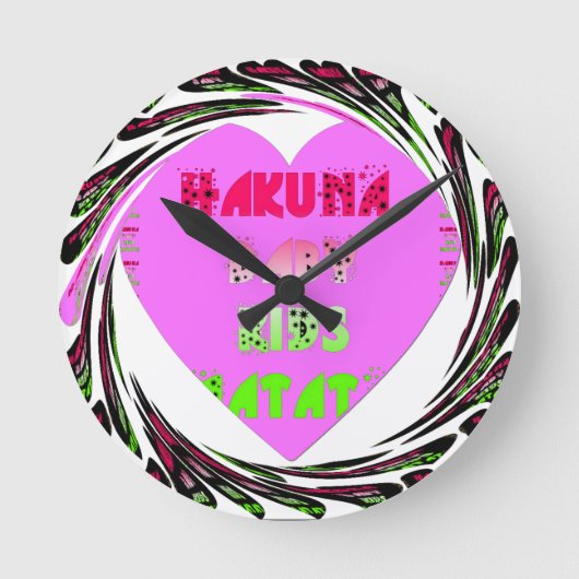 Baby roze harten Hakuna Matata Baby Kinder Design. Ronde Klok (Voorkant)