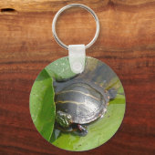 Baby schildpad op Lilypad Items Sleutelhanger (Voorkant)