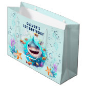 Baby Shark Boy 1e Verjaardag Grote Gift Bag Groot Cadeauzakje (Voorkant Gekanteld)