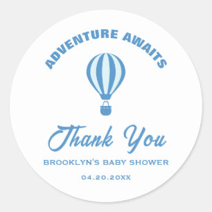 Baby shower Adventure wacht op leuke trendy blauw  Ronde Sticker