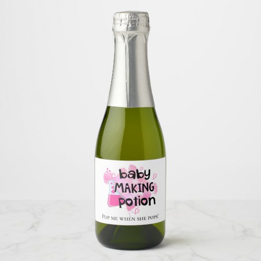 Baby shower Baby Making Potion Favor Pink Hearts Sparkling Wijnetiket (Voorkant)
