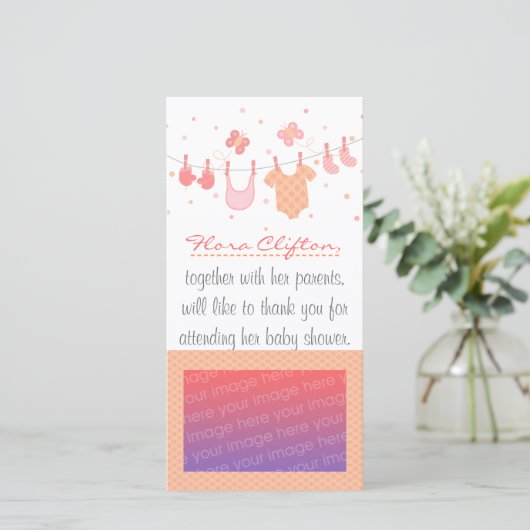 Baby Shower: Babykleren aan de lijn Bedankkaart (Staand voorkant)