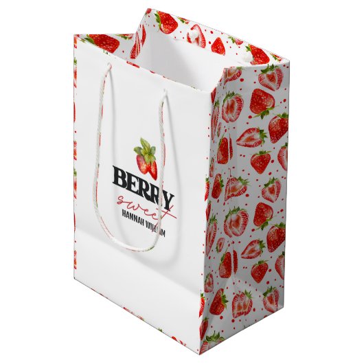 Baby shower Berry Sweet Strawberries Medium Cadeauzakje (Voorkant Gekanteld)