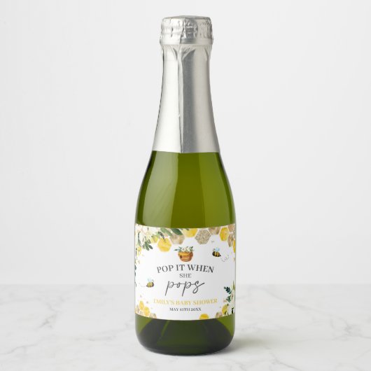 Baby shower bijen mama om genderneutraal te zijn sparkling wijnetiket (Voorkant)
