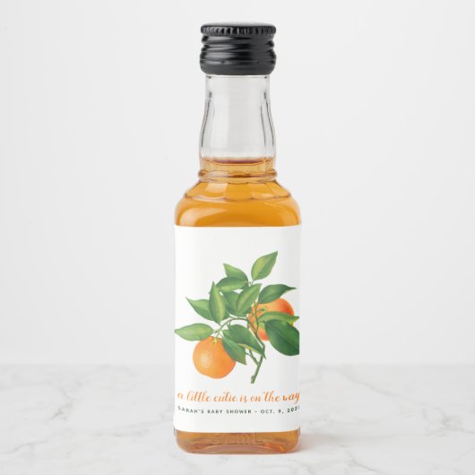 Baby shower Citrus een beetje schattig Sinaasappel Likeurfles Etiket (Voorkant)