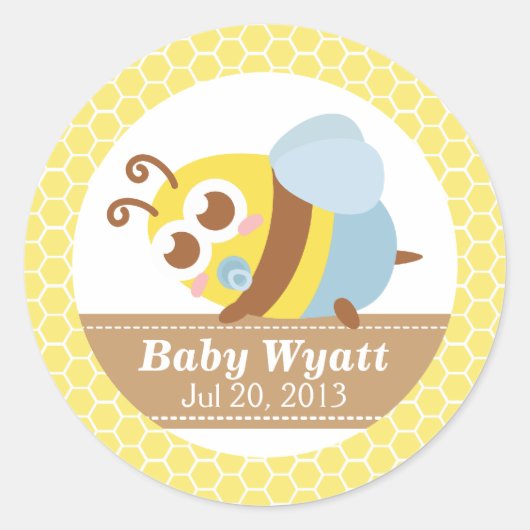Baby Shower: Cute baby Bee met honingraatpatroon Ronde Sticker (Voorkant)