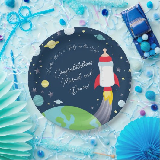 Baby shower met flesje met buitenkant papieren bordje (Feest)