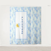 Baby shower met getextureerde blauwe en witte wolk wandkleed (Voorkant)