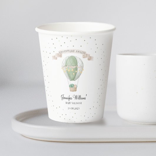 Baby shower met groene luchtballon papieren bekers