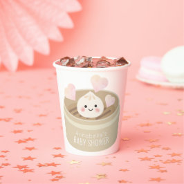 Baby shower met kleine duimbepaling papieren bekers