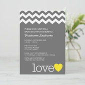 Baby shower met moderne chevrons en hart kaart (Staand voorkant)