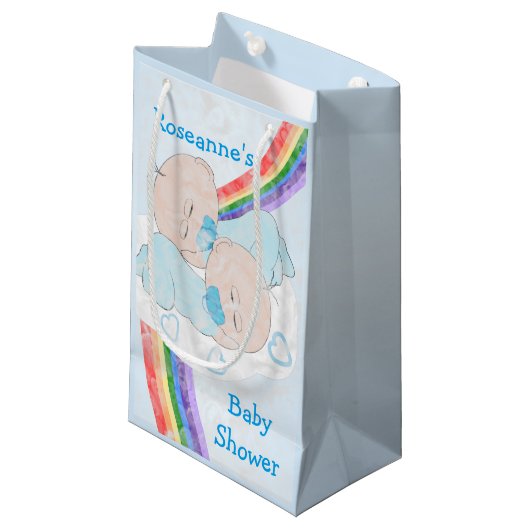 Baby shower met twee bakken klein cadeauzakje (Voorkant Gekanteld)