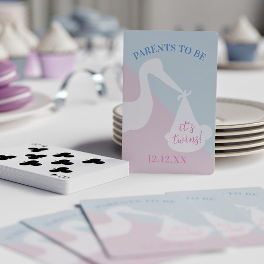 Baby shower met twee streepjes pokerkaarten
