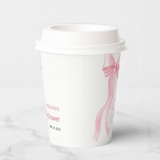 Baby shower paper cups with a delicate bow. papieren bekers (Rechts)