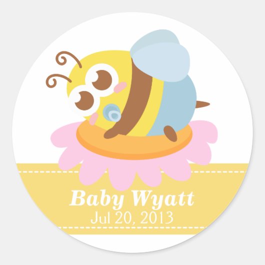 Baby shower: Schattigee baby Bijen rusten op bloem Ronde Sticker (Voorkant)