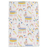 Baby shower van Cute Pastel Llamas en Rainbows Medium Cadeauzakje (Voorkant)