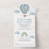 Baby shower van de blauwe luchtballon omhoog en we all in one uitnodiging (Binnen)