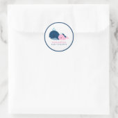 Baby shower van mam en Baby Whale {roze} Ronde Sticker (Tas)