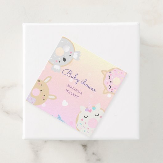 baby shower van schattig dier donuteert monogram bedankjes labels (In situ)