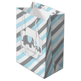 Baby shower van witte, blauwe en grijze stripjes medium cadeauzakje