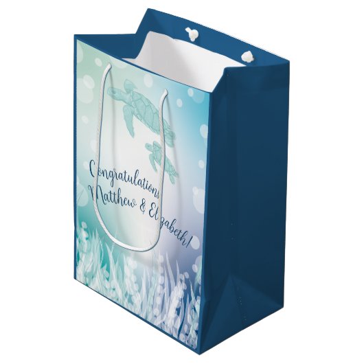 Baby shower van zeeen schildpadden onder het Zee Medium Cadeauzakje (Voorkant Gekanteld)