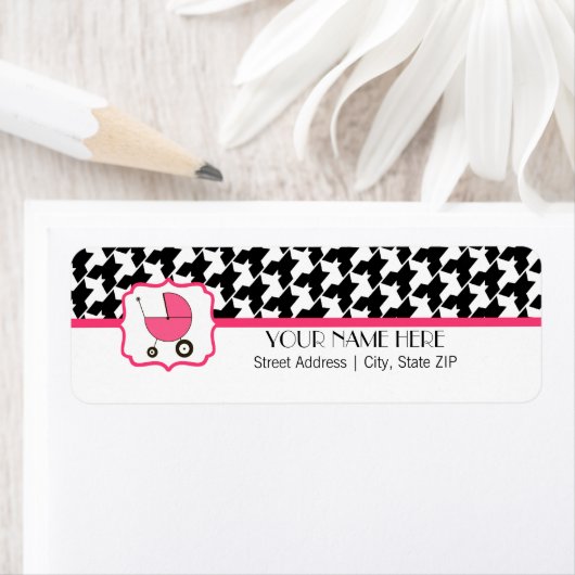 Baby showers label - Houndstooth & Hot Pink (Insitu)